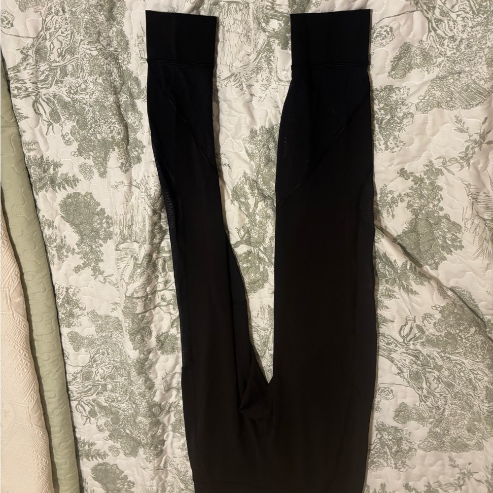 Lululemon sz 8 Black Mesh Leggings tights running yoga gym pilates crossfit - Picture 9 of 14